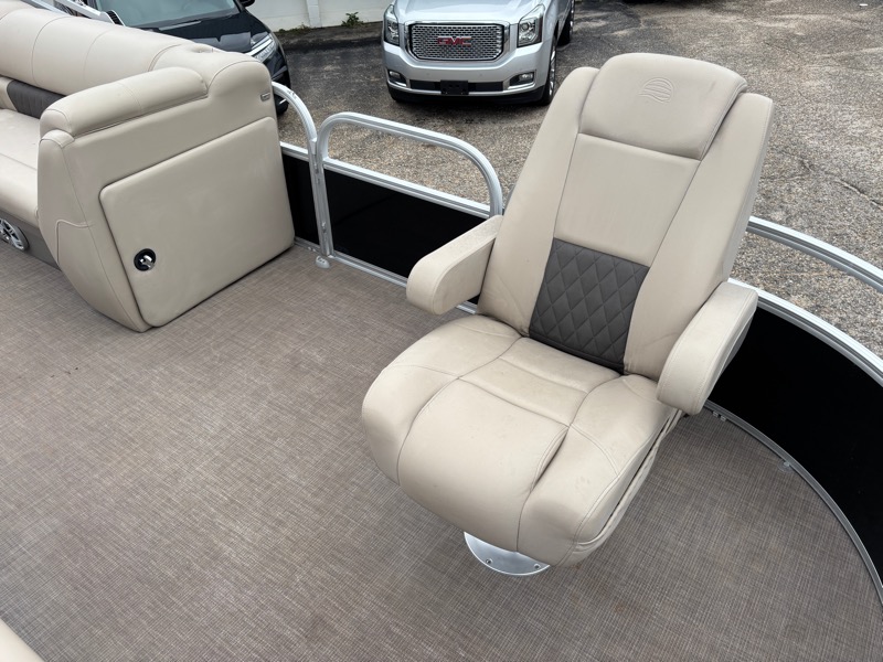 Sun Tracker Fishing Barge 20 DLX  2023