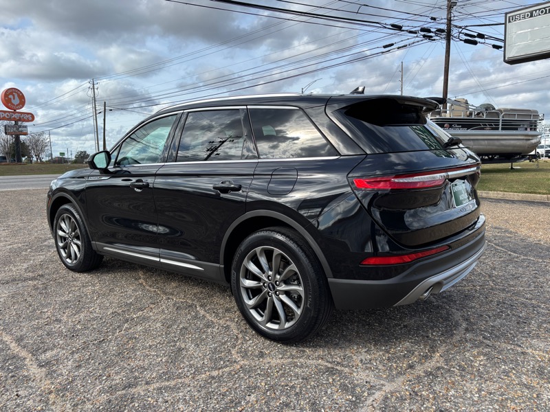 Lincoln Corsair Base 2020