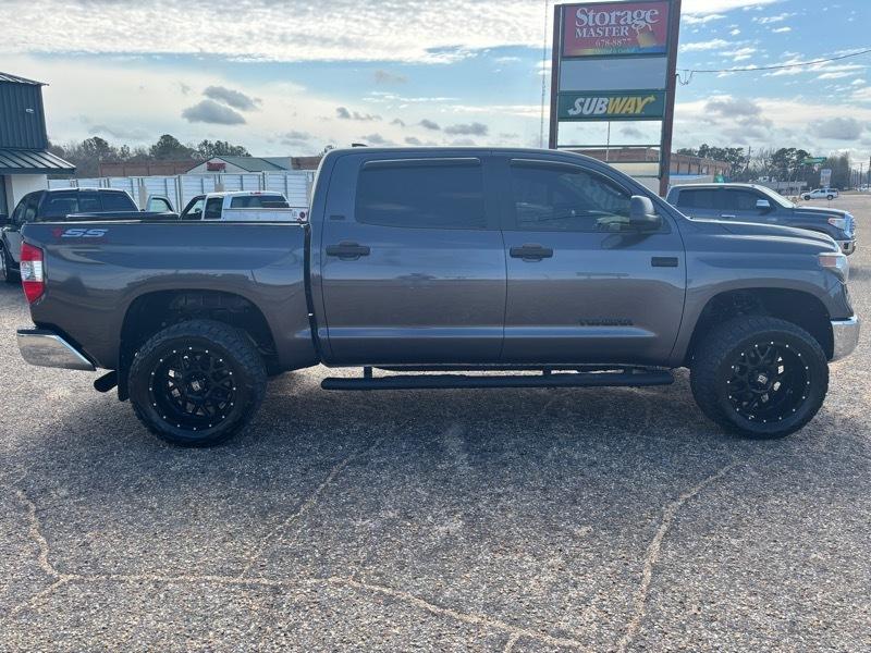 Toyota Tundra SR5 5.7L V8 CrewMax 2WD 2020