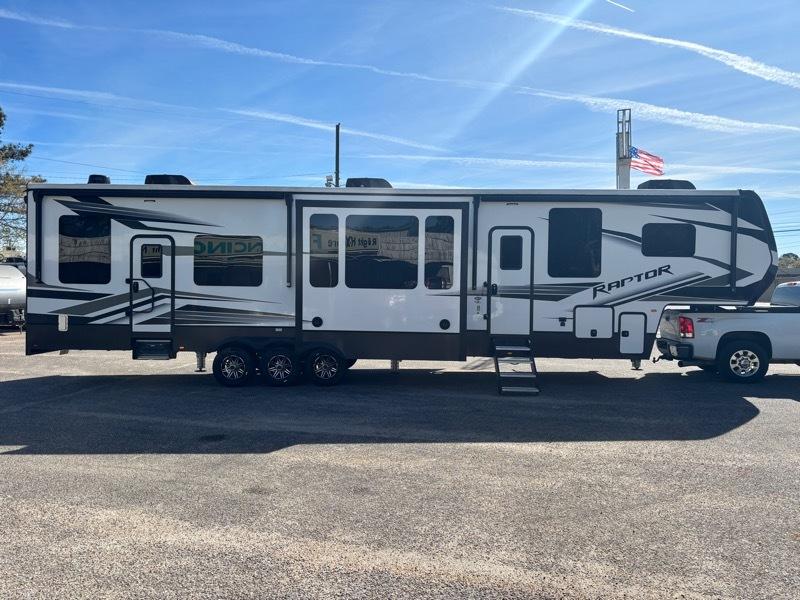 Keystone RV Raptor Toy Hauler  2022