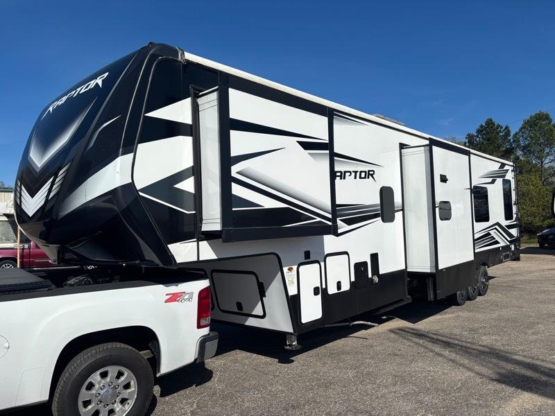 Keystone RV Raptor Toy Hauler  2022