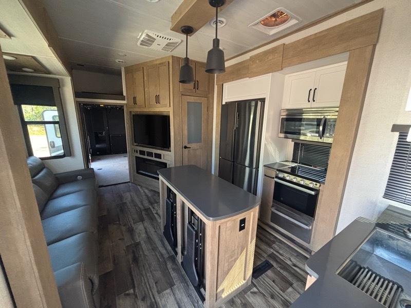 Keystone RV Raptor Toy Hauler  2022