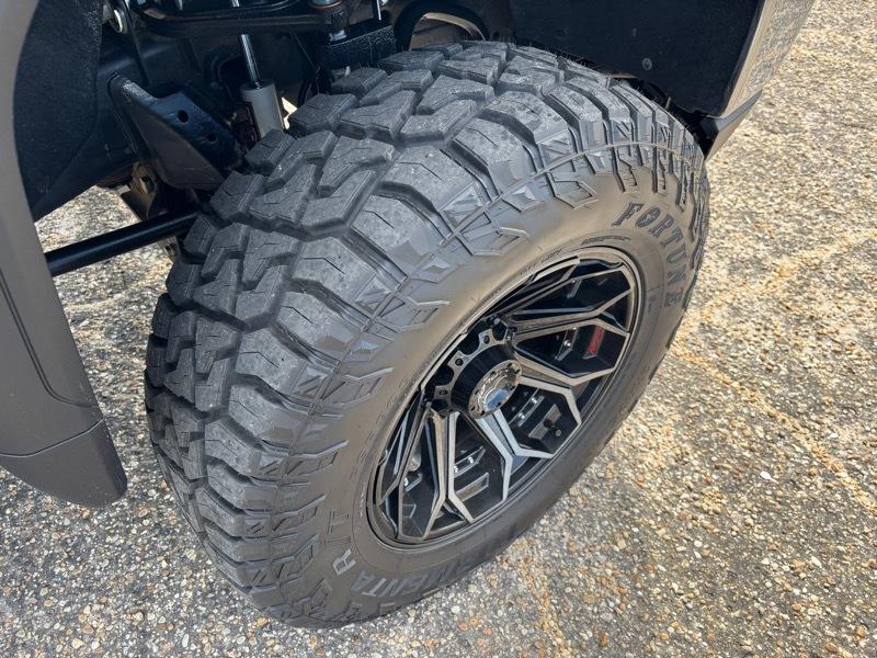 GMC Sierra 2500HD SLT Crew Cab 4WD 2023