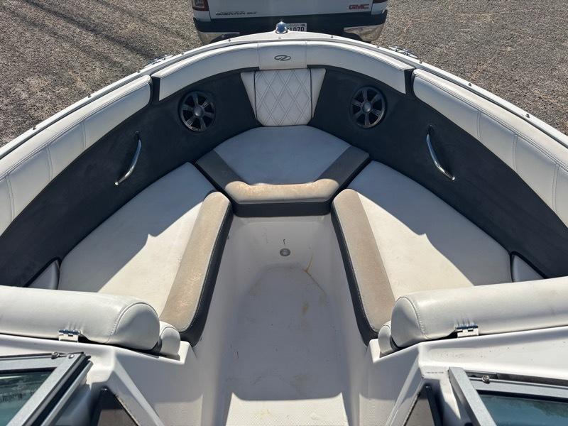 Regal Bowrider  2019