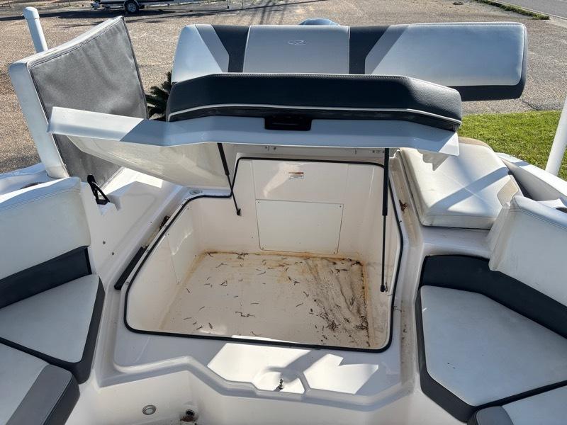 Regal Bowrider  2019