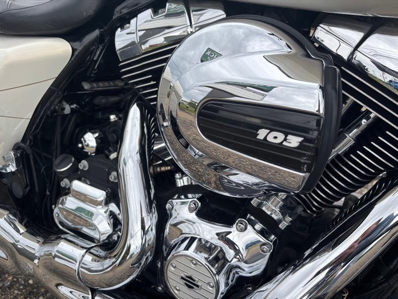 Harley-Davidson Street Glide  2014