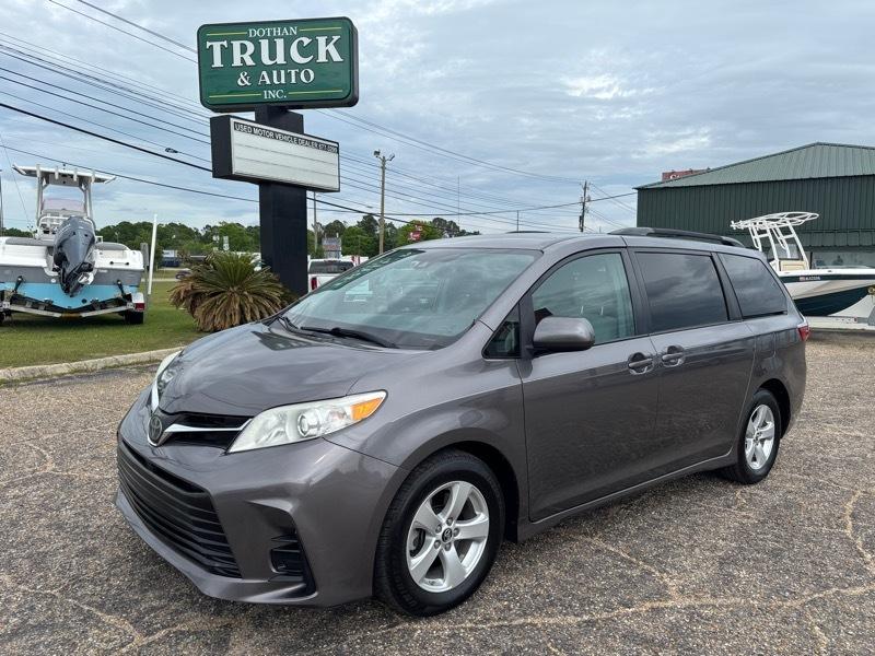 Toyota Sienna LE 2019