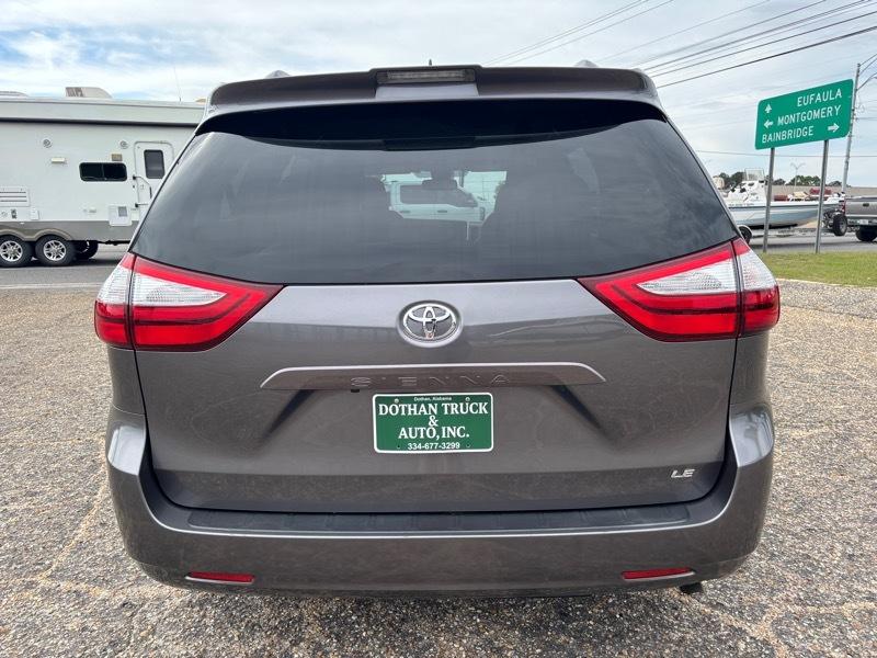 Toyota Sienna LE 2019