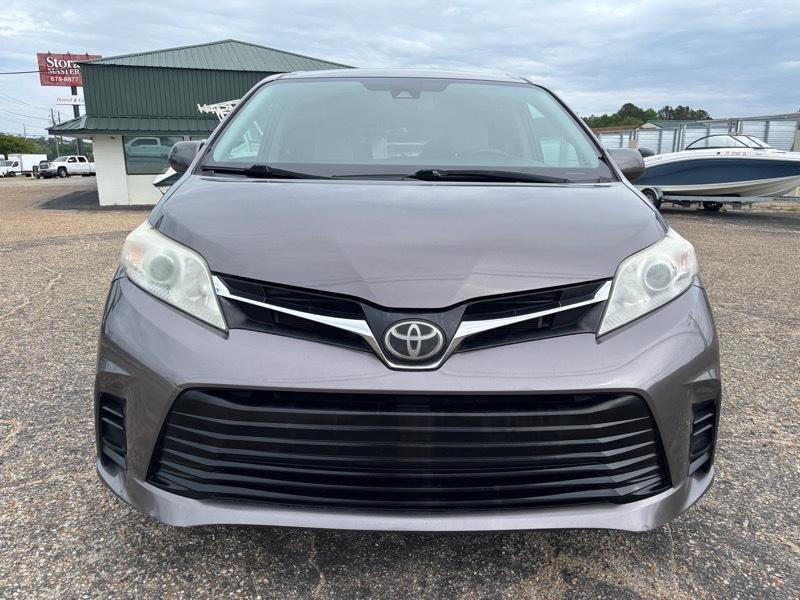 Toyota Sienna LE 2019