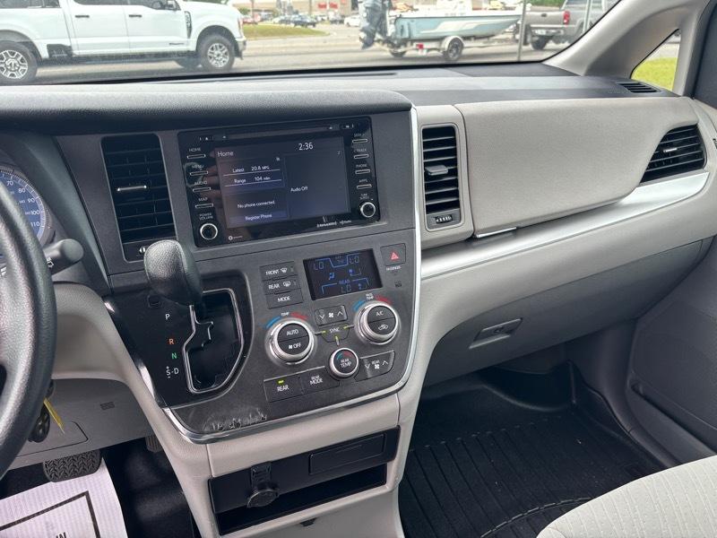 Toyota Sienna LE 2019