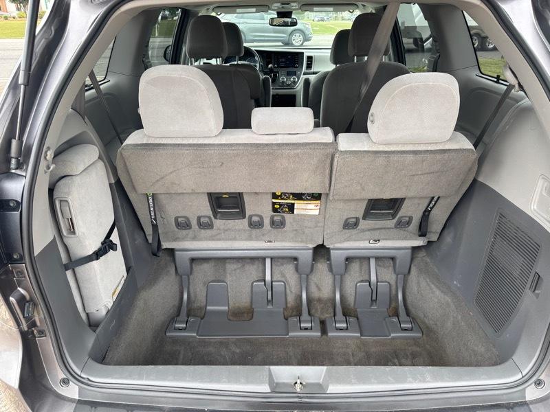 Toyota Sienna LE 2019