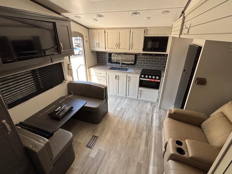 Keystone Cougar  2024