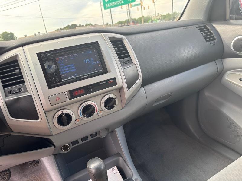 Toyota Tacoma PreRunner Double Cab Auto 2WD 2011