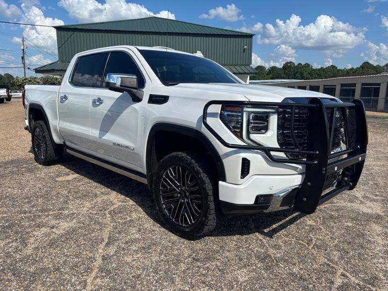 GMC Sierra 1500 Denali Ultimate Crew Cab 4WD 2022