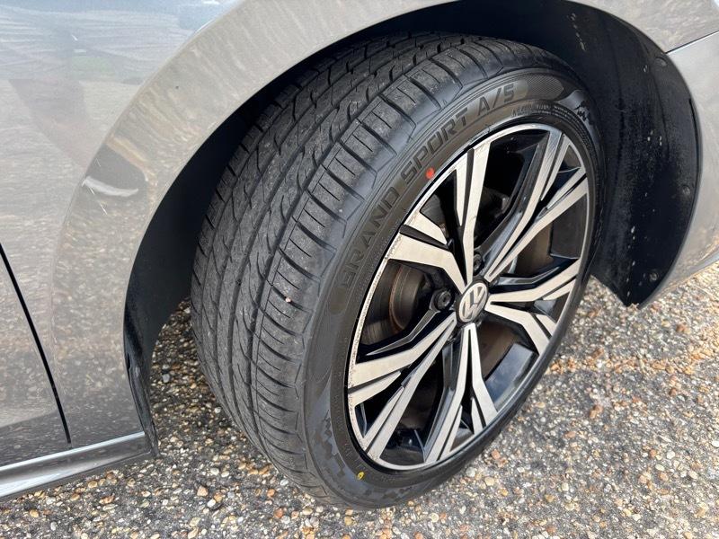 Volkswagen Passat SE 2022