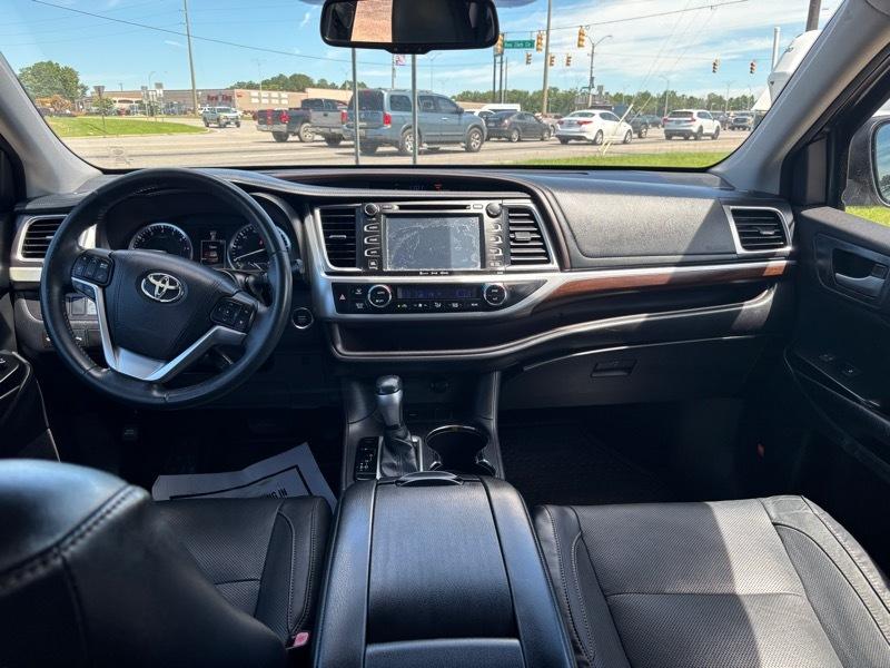 Toyota Highlander Limited FWD V6 2016