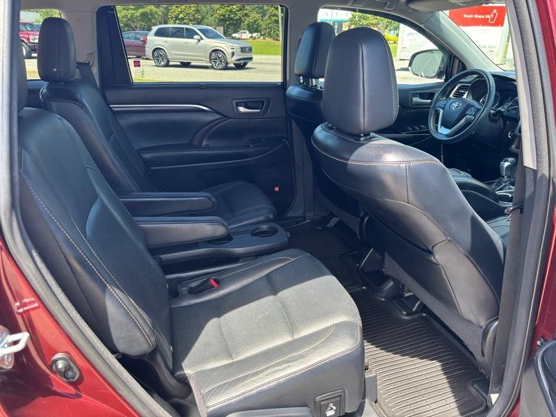 Toyota Highlander Limited FWD V6 2016