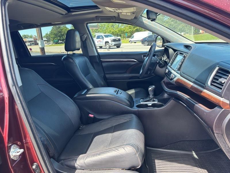 Toyota Highlander Limited FWD V6 2016
