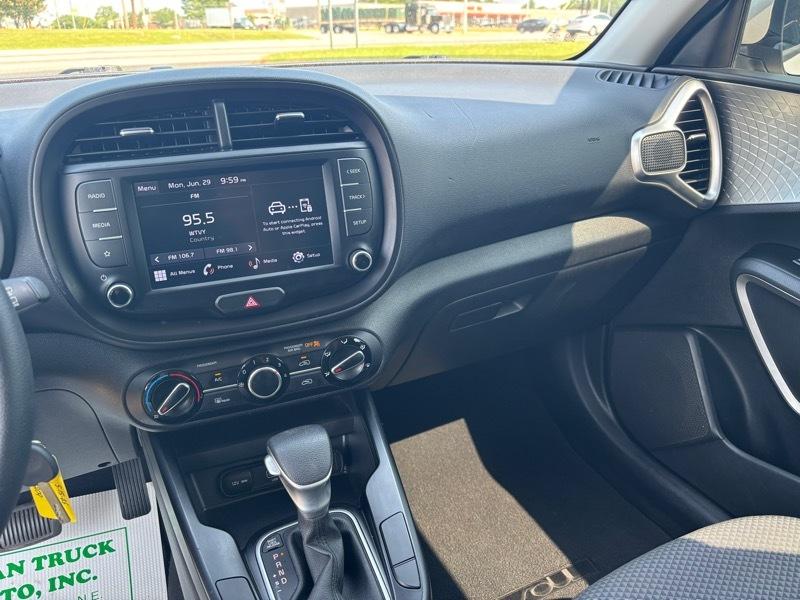 Kia Soul LX CVT 2022