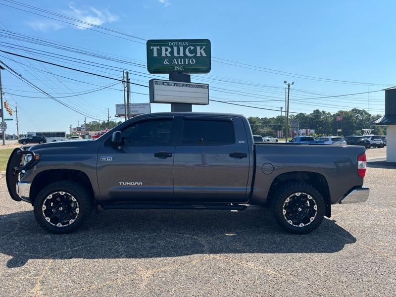 Toyota Tundra SR5 5.7L V8 FFV CrewMax 4WD 2019