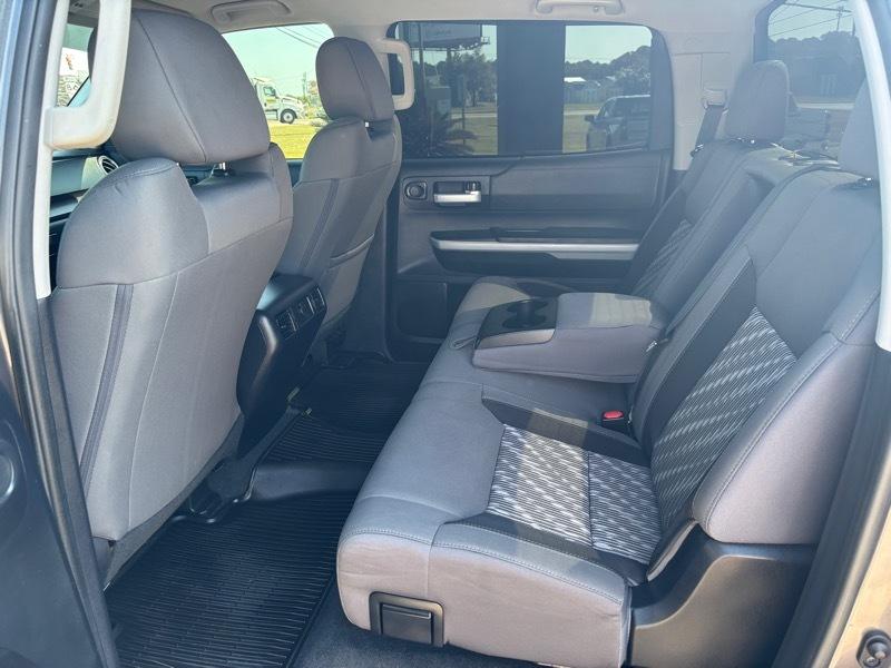 Toyota Tundra SR5 5.7L V8 FFV CrewMax 4WD 2019