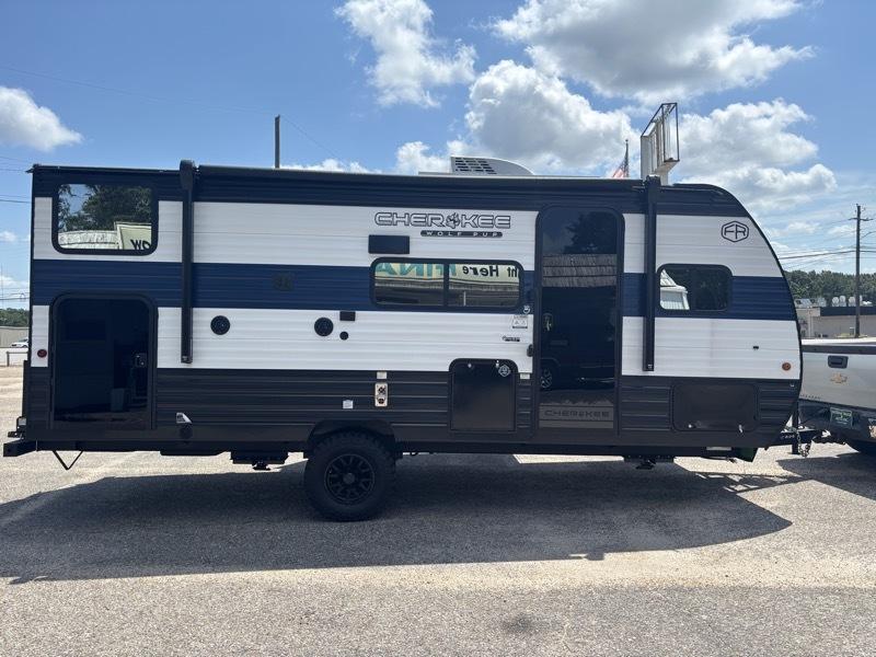 Cherokee Trailer Wolf Pup  2026