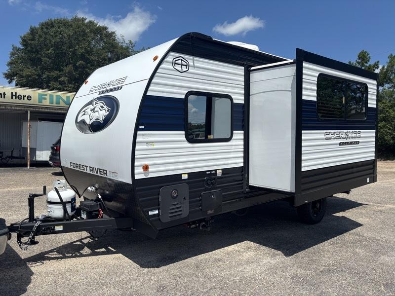 Cherokee Trailer Wolf Pup  2026