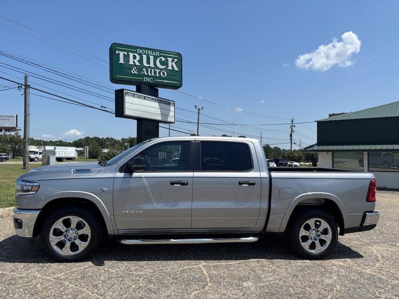 RAM 1500 Big Horn Crew Cab SWB 4WD 2026