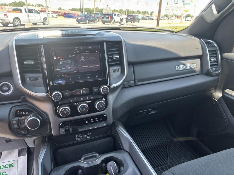 RAM 1500 Big Horn Crew Cab SWB 4WD 2026