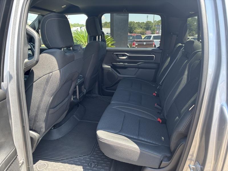 RAM 1500 Big Horn Crew Cab SWB 4WD 2026