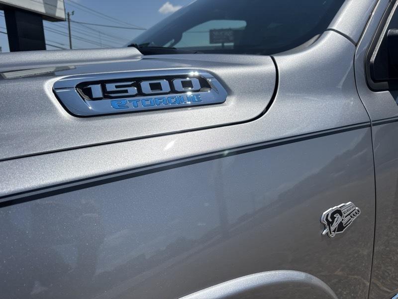 RAM 1500 Big Horn Crew Cab SWB 4WD 2026