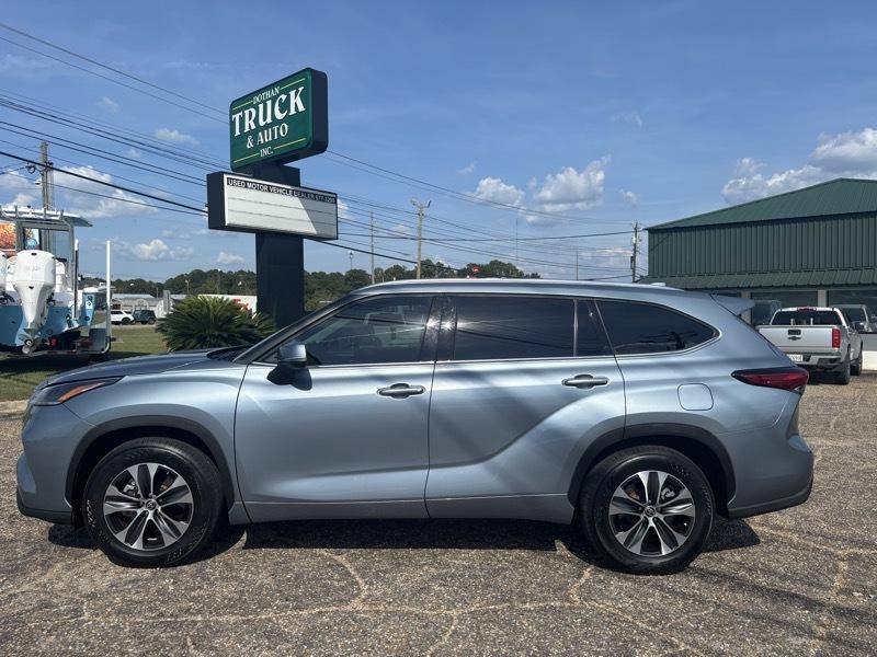 Toyota Highlander XLE FWD V6 2021