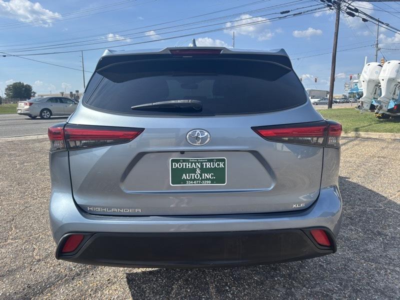 Toyota Highlander XLE FWD V6 2021