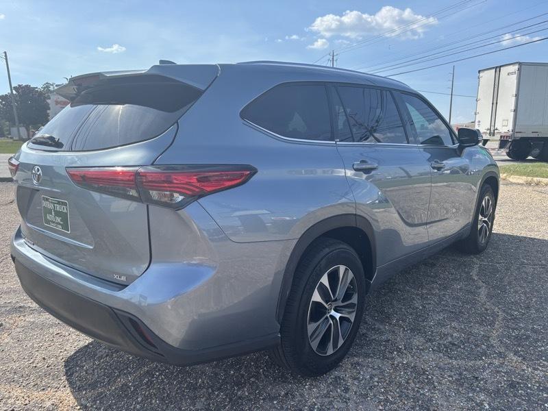 Toyota Highlander XLE FWD V6 2021