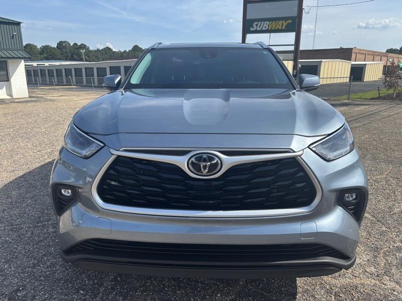 Toyota Highlander XLE FWD V6 2021