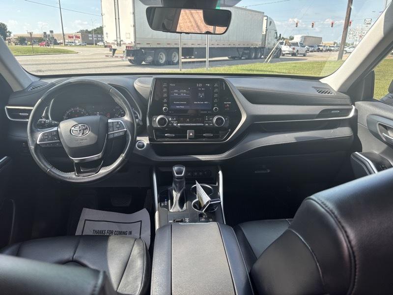 Toyota Highlander XLE FWD V6 2021