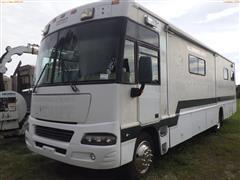 2005 Winnebago Class A 