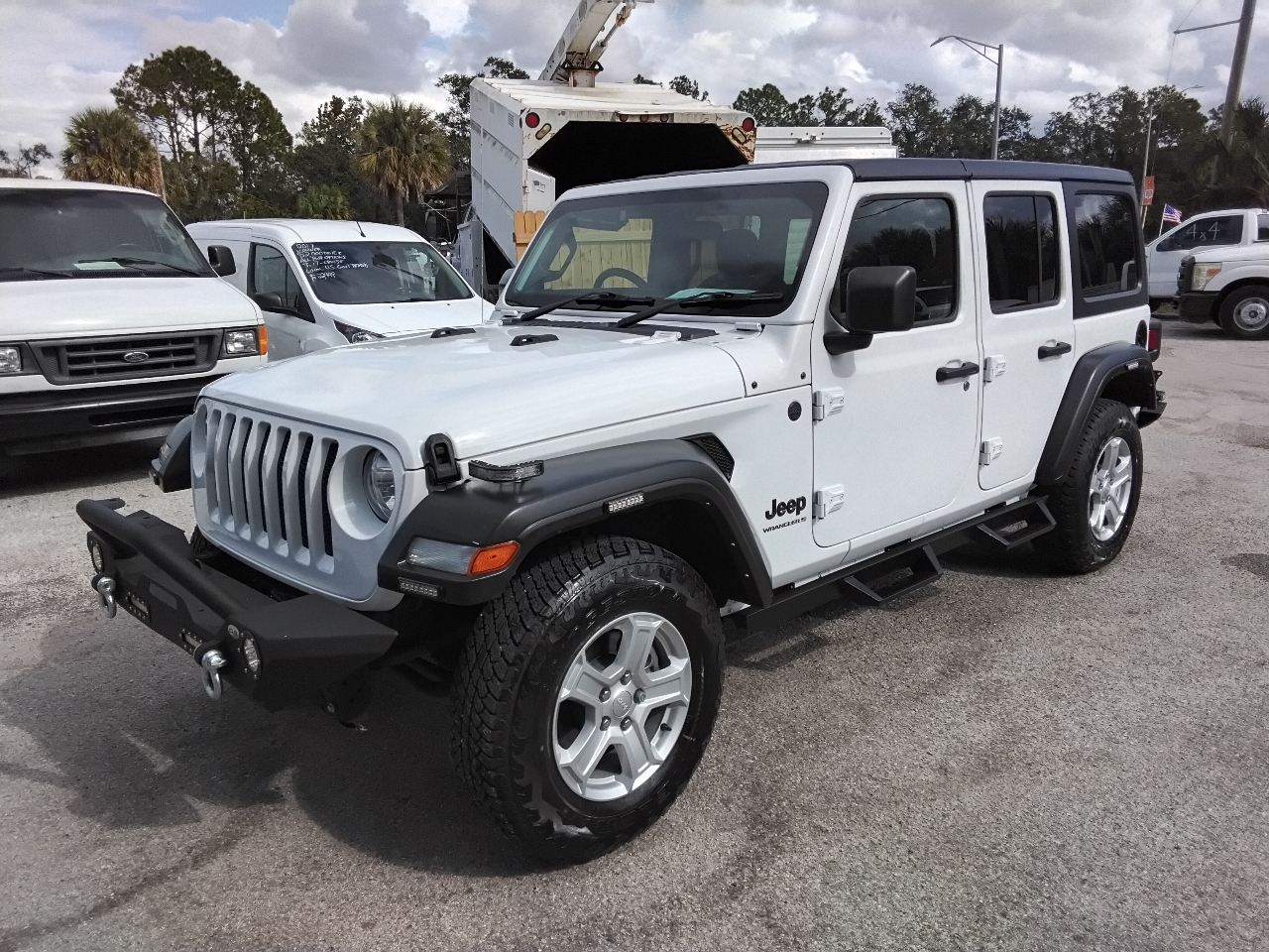 2023 Jeep Wrangler S RHD photo 3