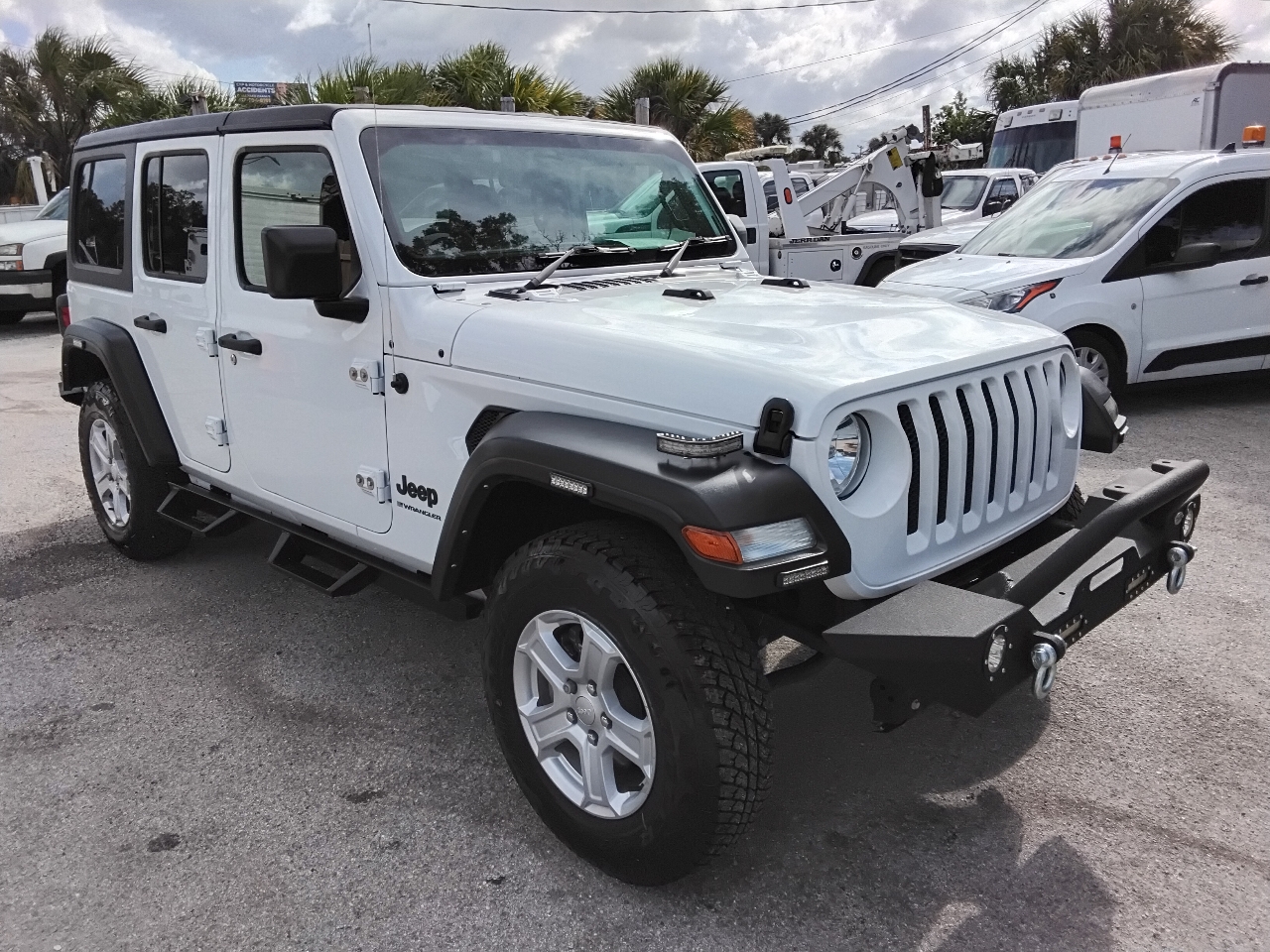 2023 Jeep Wrangler S RHD photo 4