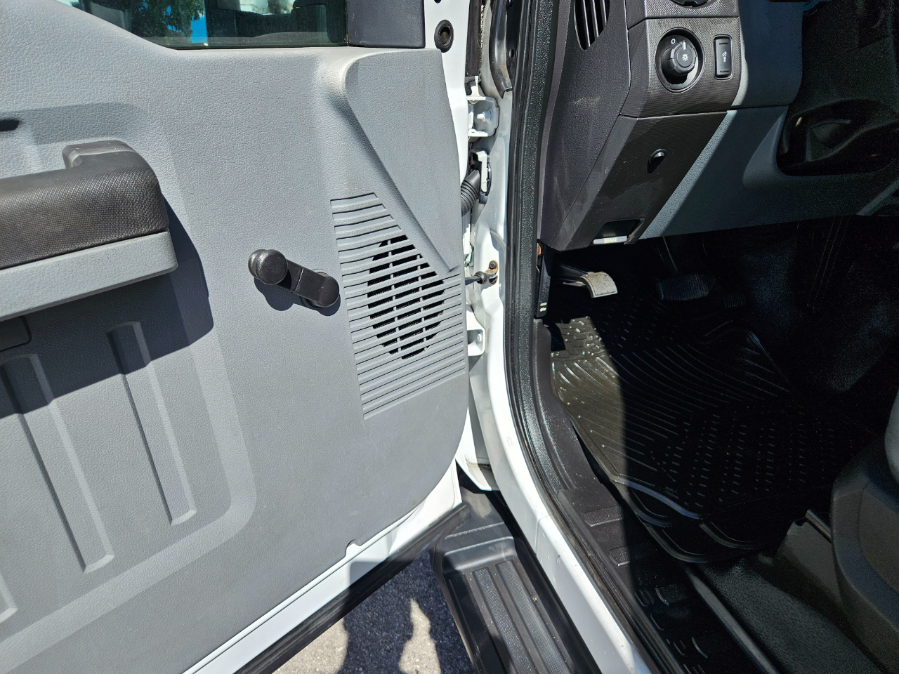 Ford F-350 Reg. Cab 4WD 2014 Ford F-350 Reg. Cab 4WD 2014