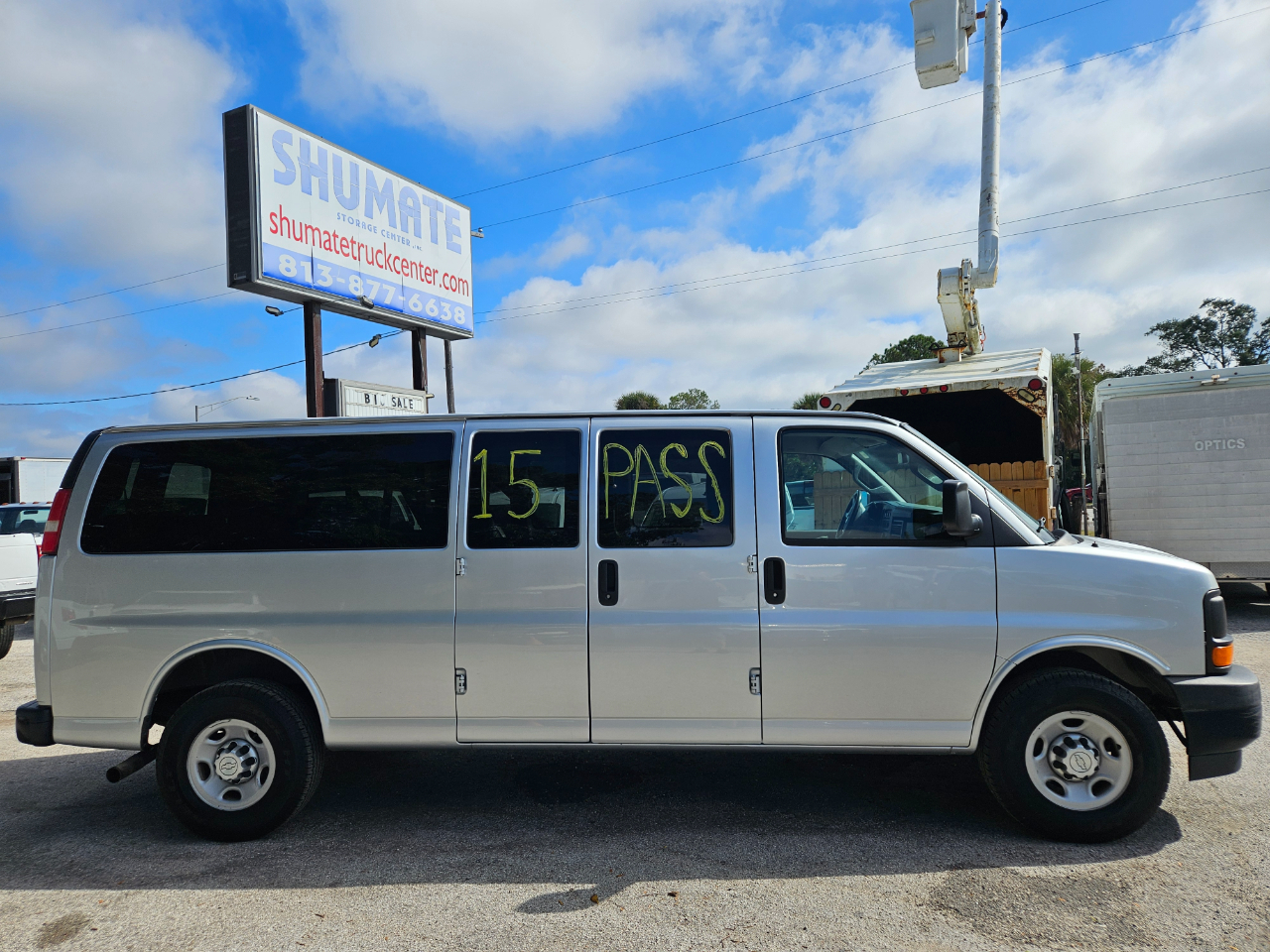 2017 Chevrolet Express 3500 Extended 15 Passenger