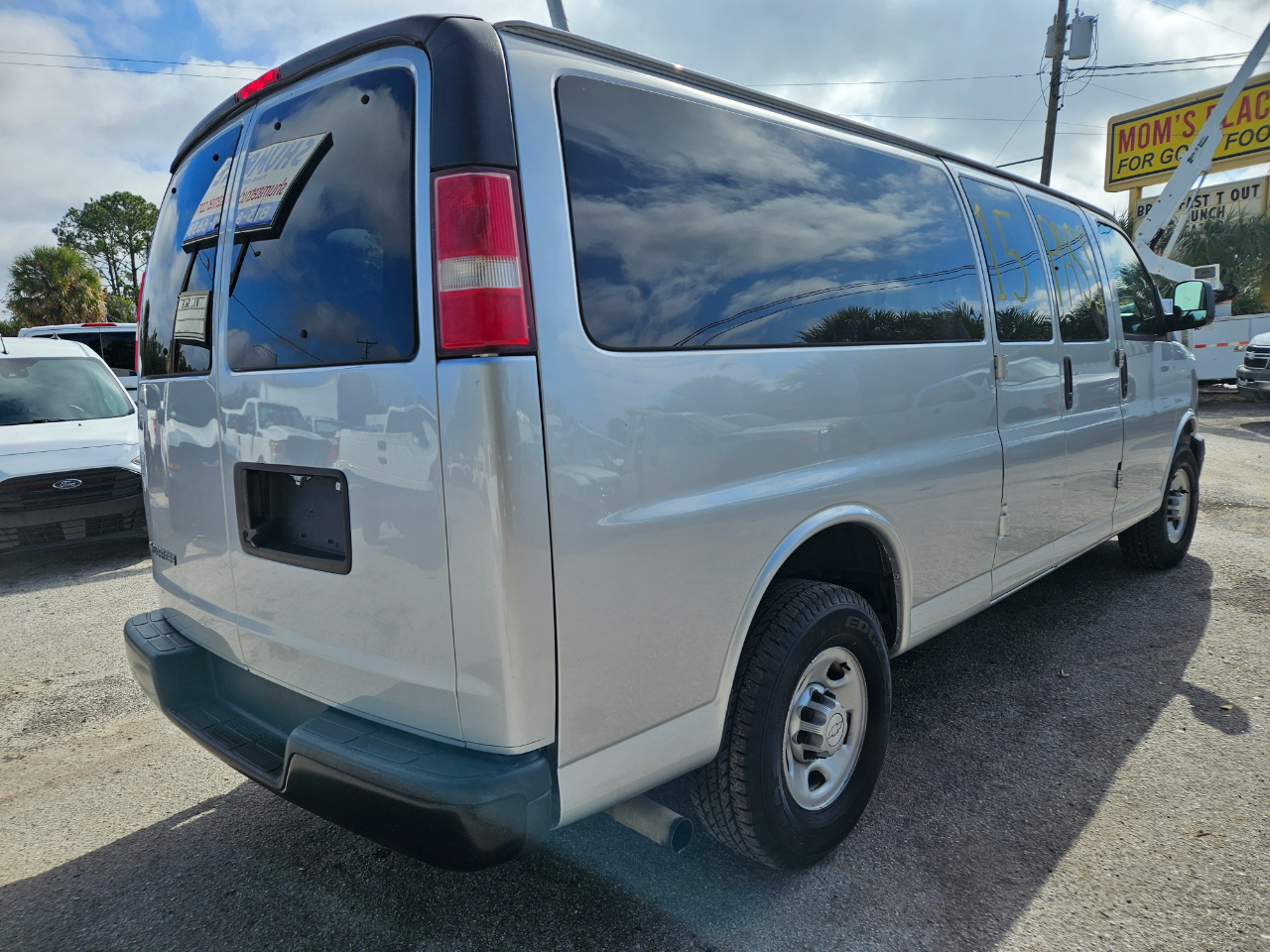 Chevrolet Express 3500  2017 Chevrolet Express 3500  2017