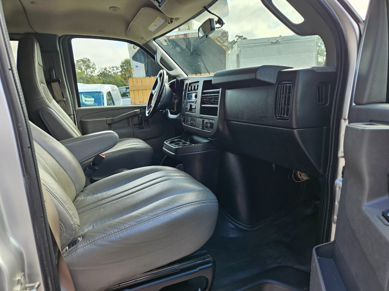 Chevrolet Express 3500  2017 Chevrolet Express 3500  2017