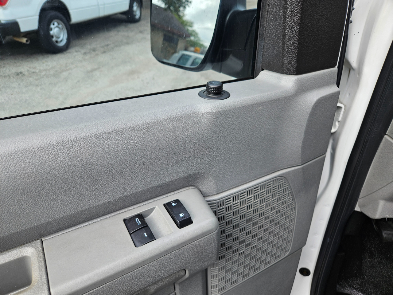 Ford Econoline Wagon  2012