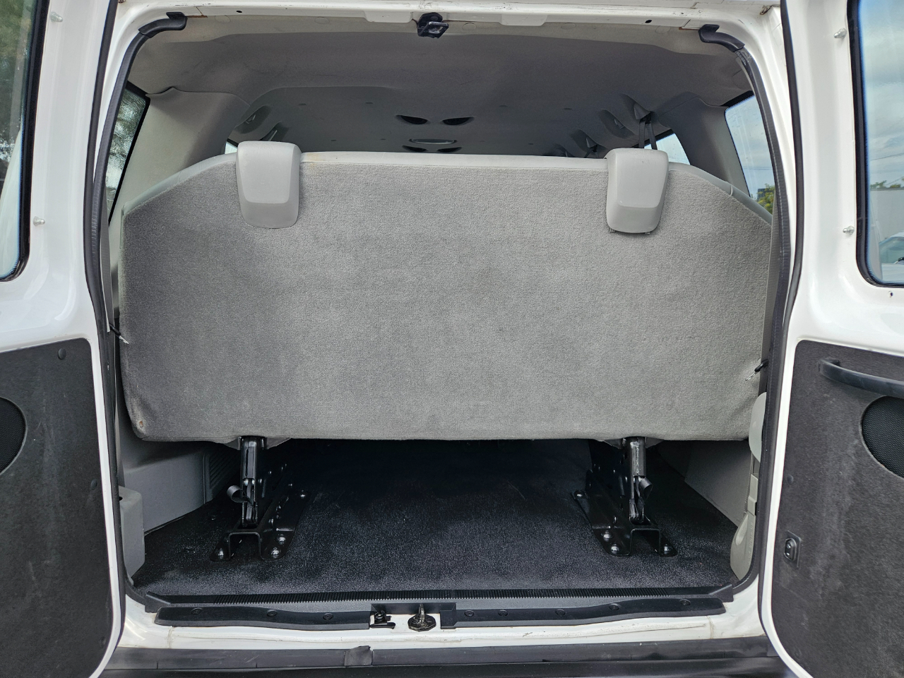 Ford Econoline Wagon  2012