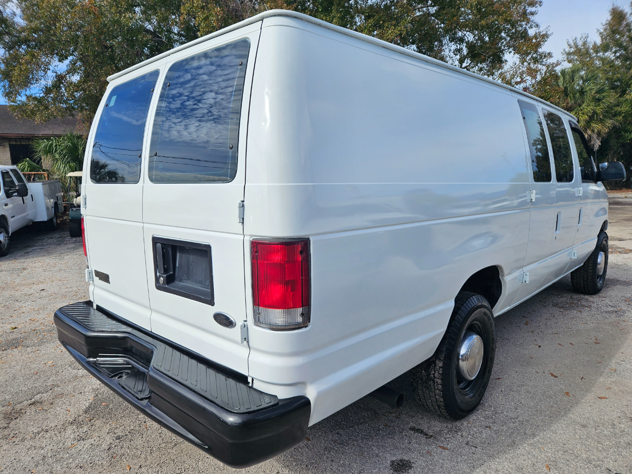 Ford Econoline Cargo E-350 Super Duty Extended 2001