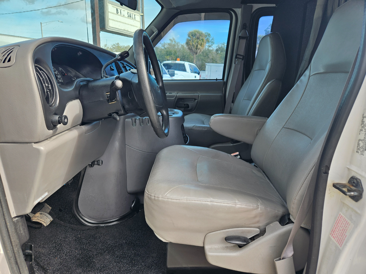 Ford Econoline Cargo E-350 Super Duty Extended 2001