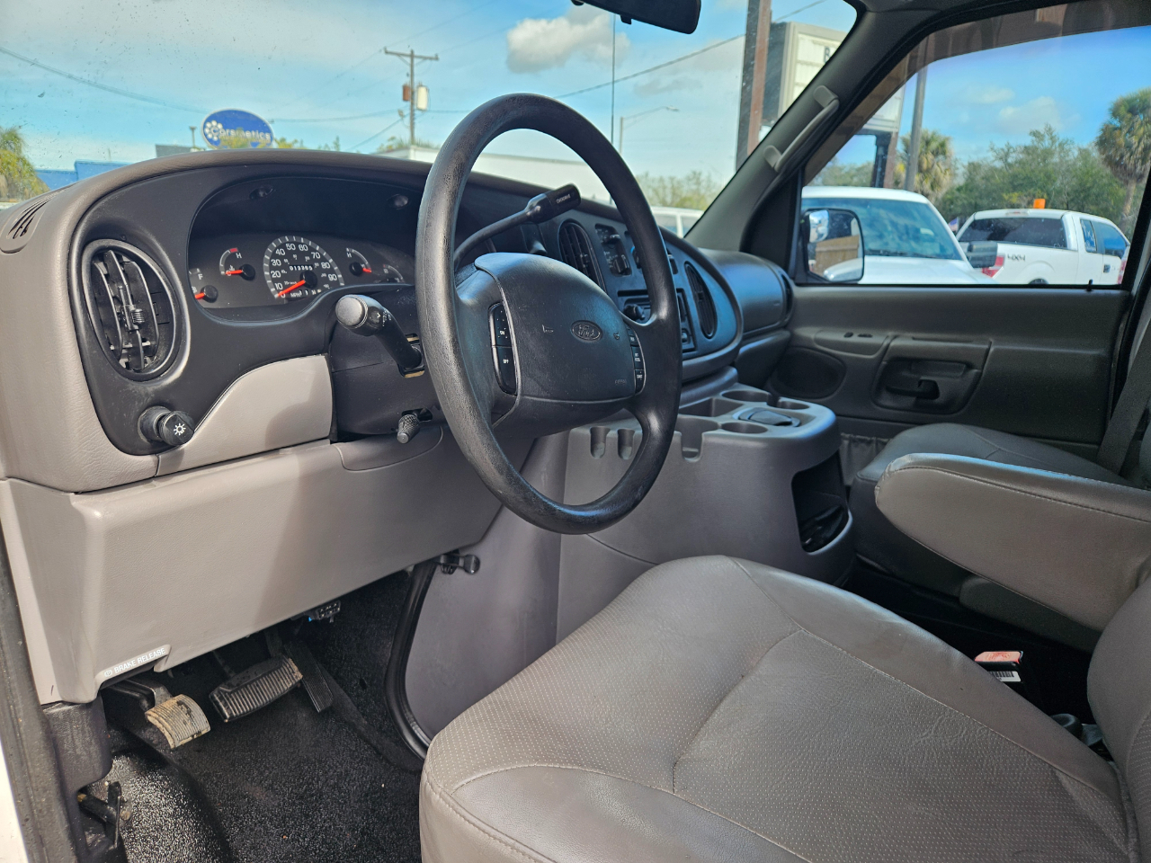 Ford Econoline Cargo E-350 Super Duty Extended 2001