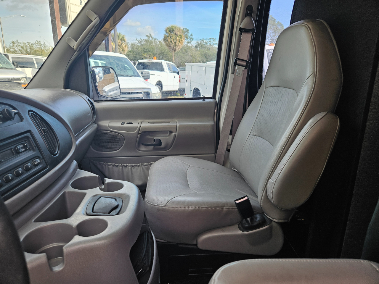 Ford Econoline Cargo E-350 Super Duty Extended 2001