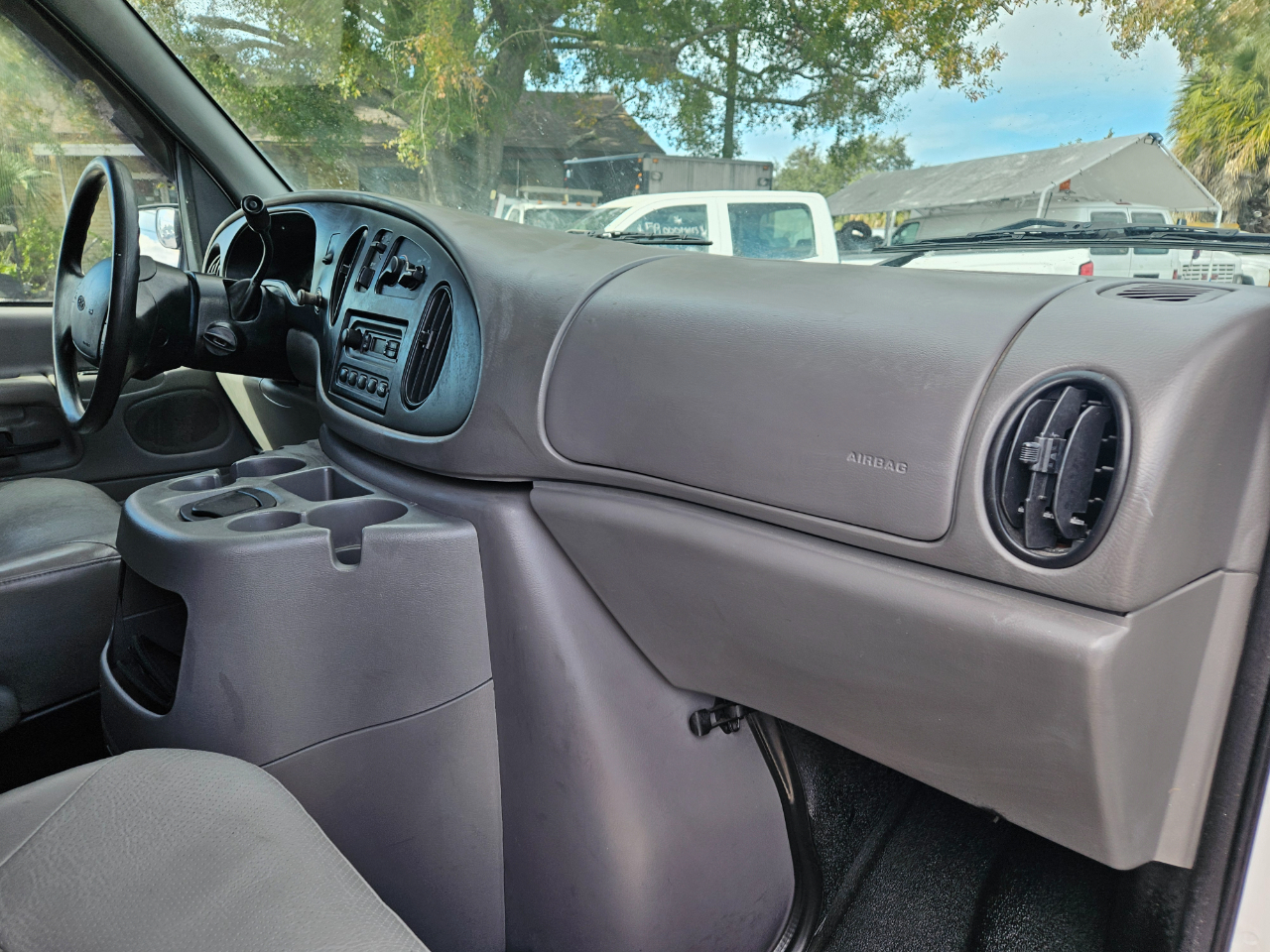 Ford Econoline Cargo E-350 Super Duty Extended 2001